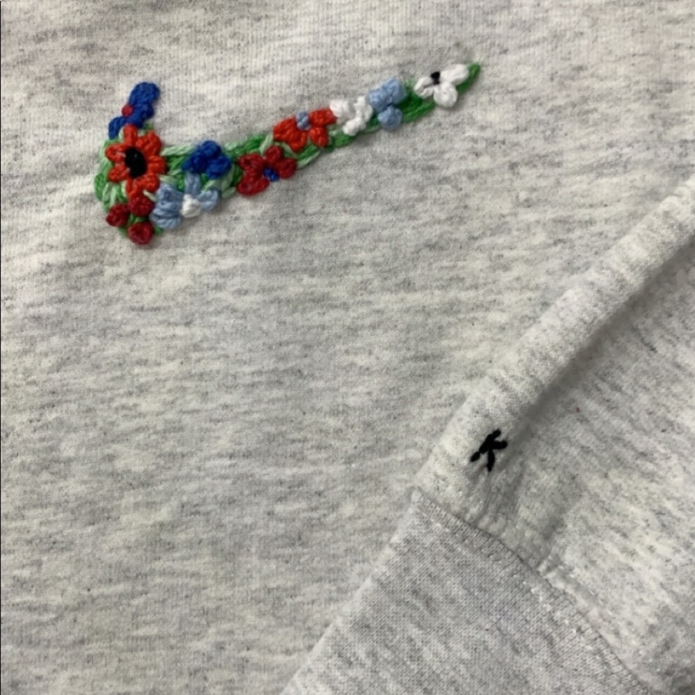 Embroidered Crewneck - Picture 2 of 2